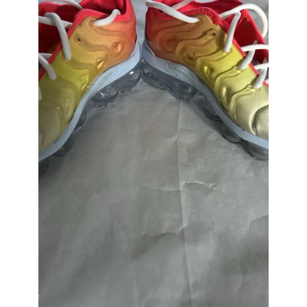 Nike Air‎ Vapormax Plus Sunrise Womens CW5593-400 Size 5 Yellow Orange EUC